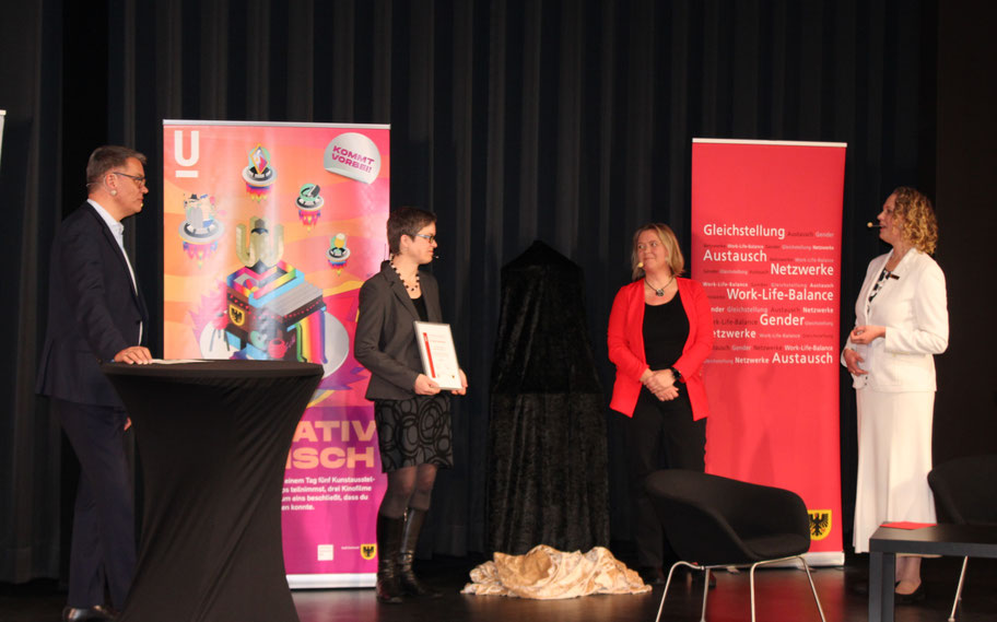 Preisverleihung auf dem Frauentag in Dortmund 2021